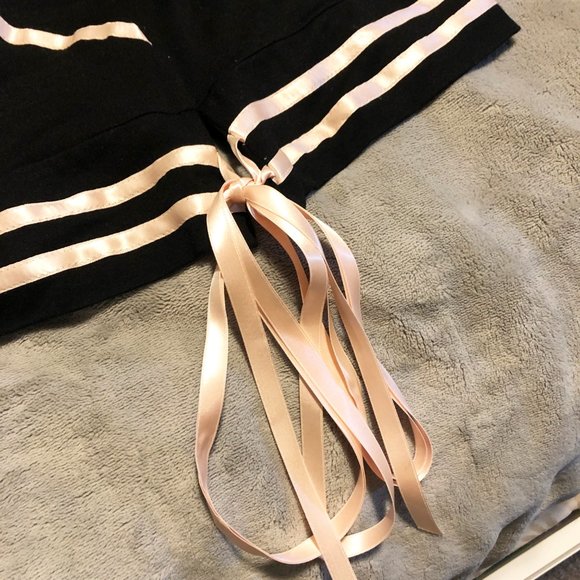 Gorgeous Nicole Miller Halter - Picture 9 of 13